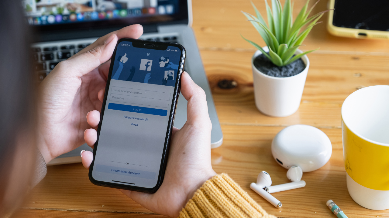 6 Essential Facebook Features You Might Not Be Using (But Should!)